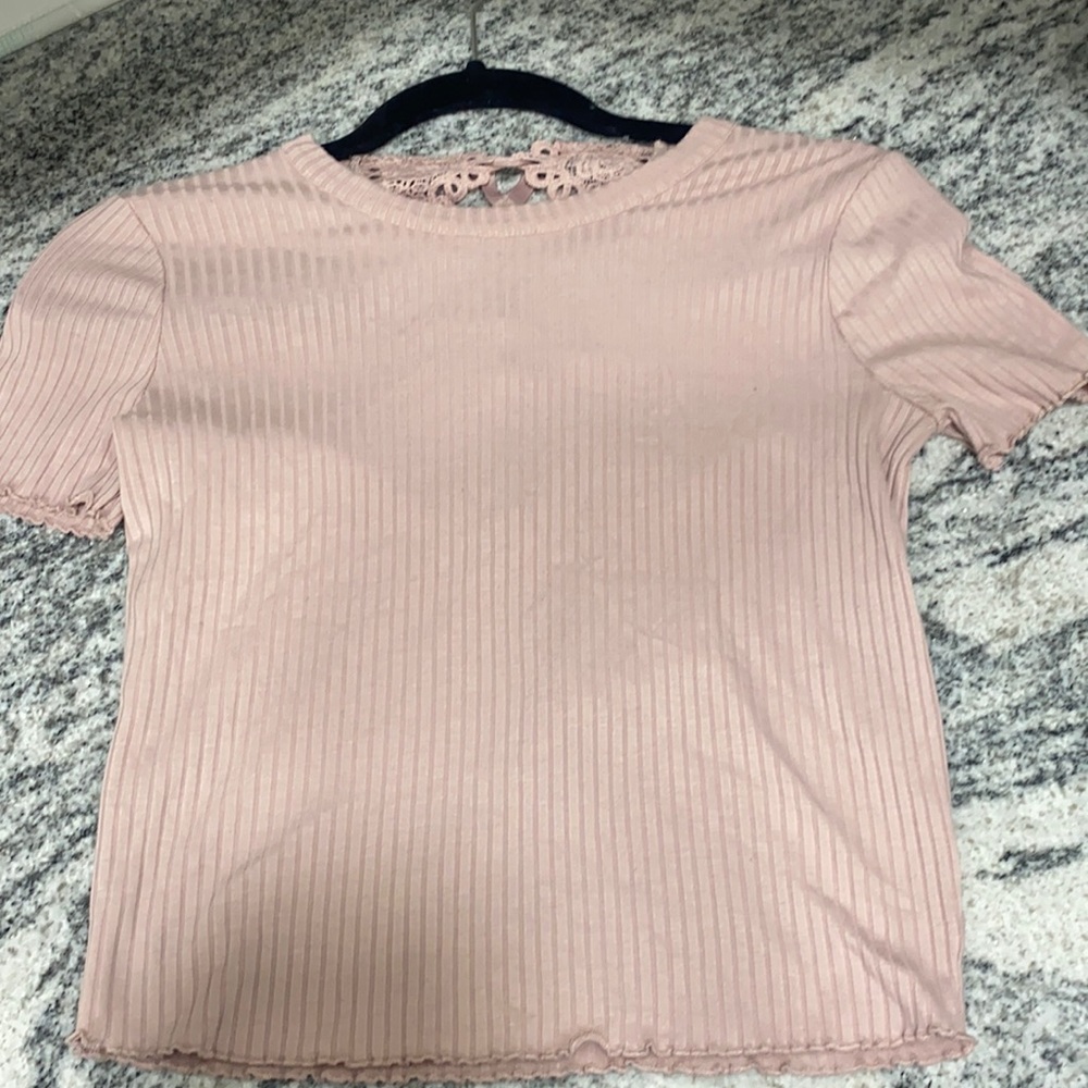 Ribbed pink shirt